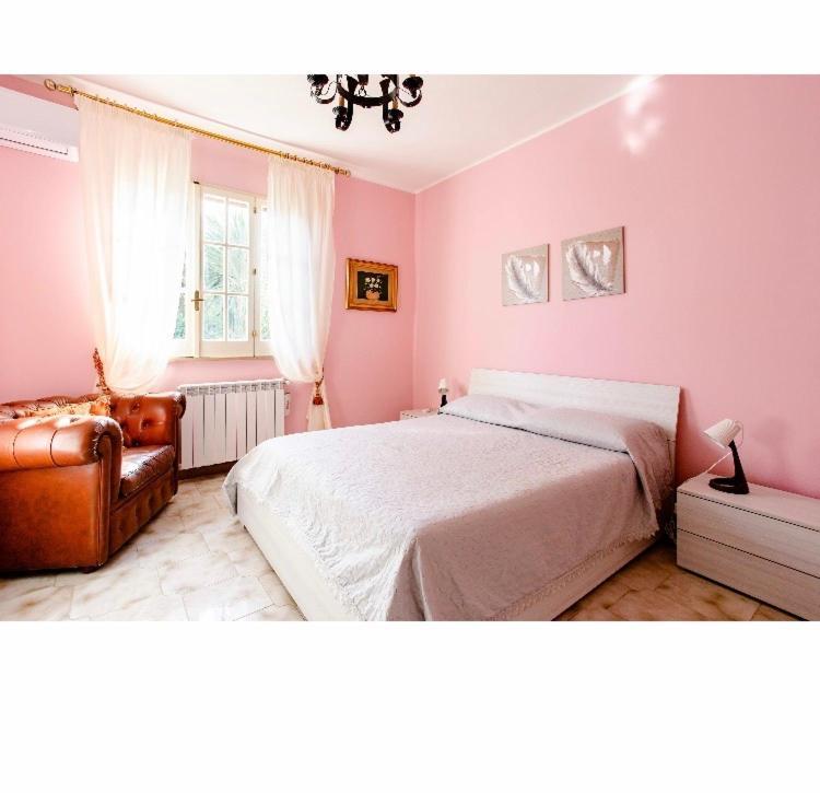 Villa Angela Augusta Luaran gambar